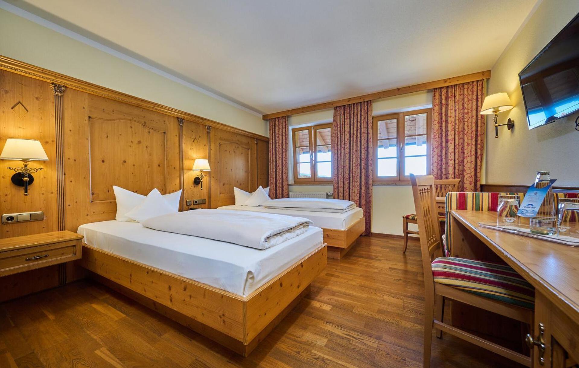 Hotel Happinger Hof Rosenheim Exterior foto